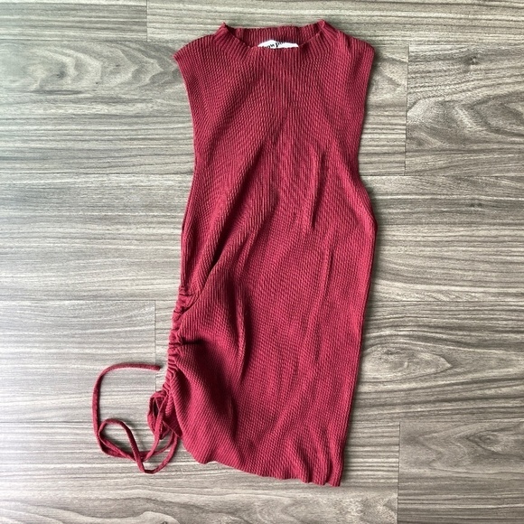 SHOWPO. WOMENS GISELLI TOP - KNIT RUCHED SIDE TANK TOP IN PLUM - Picture 6 of 7